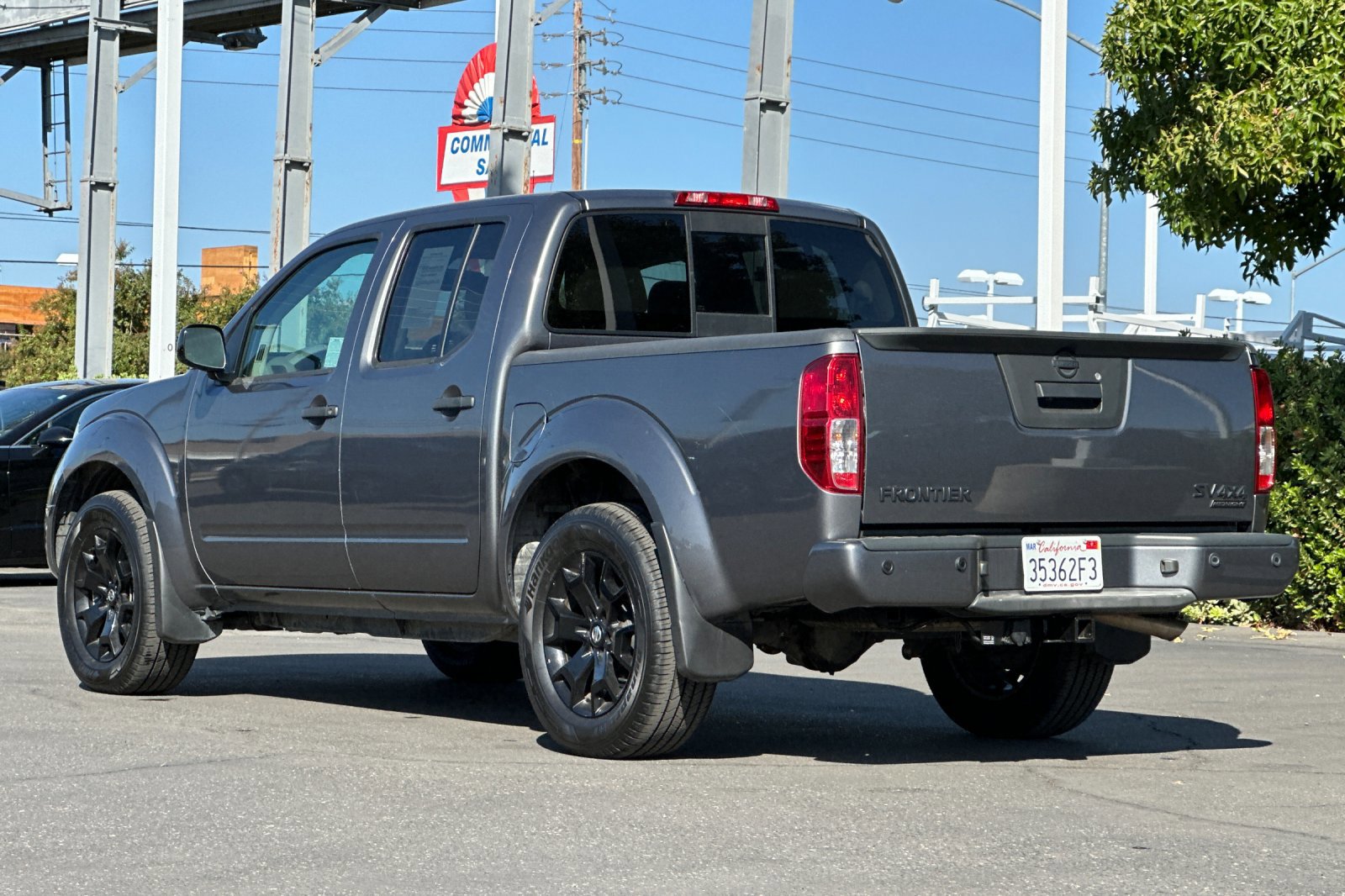 Used 2021 Nissan Frontier SV w/ Midnight Edition Floor Mats image 6