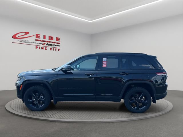 Used 2024 Jeep Grand Cherokee Altitude AWD/4WD image 6