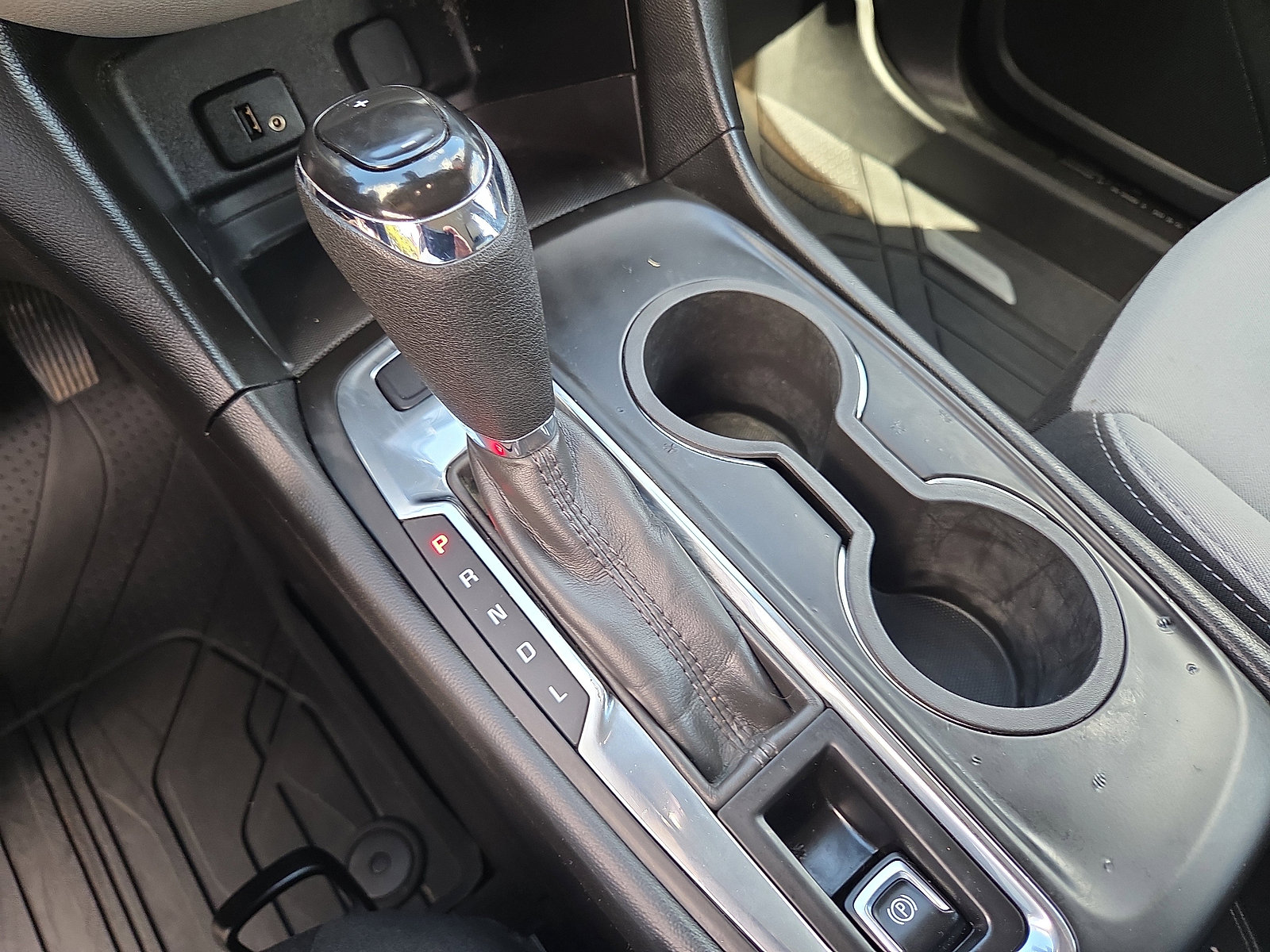 Used 2018 Chevrolet Equinox LS AWD/4WD image 26