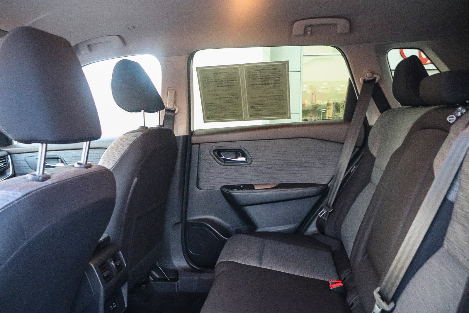 Used 2023 Nissan Rogue SV image 19