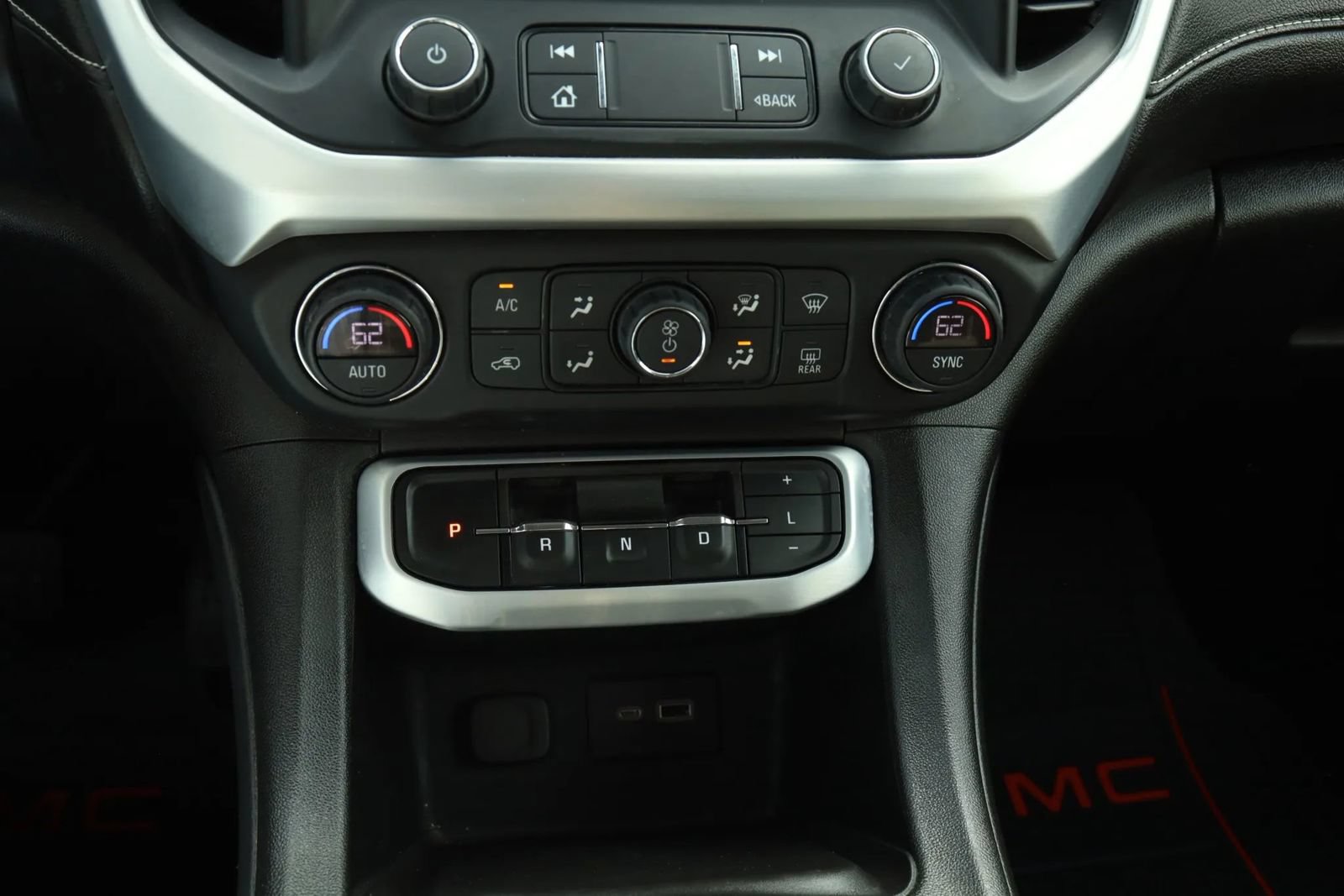 Used 2021 GMC Acadia SLE w/ Driver Convenience Package AWD/4WD image 26