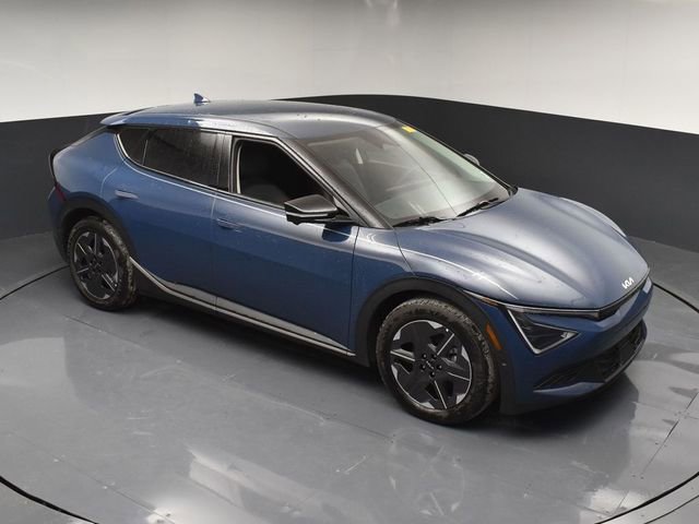 Certified 2025 Kia EV6 Light w/ Light LR Technology Package image 41