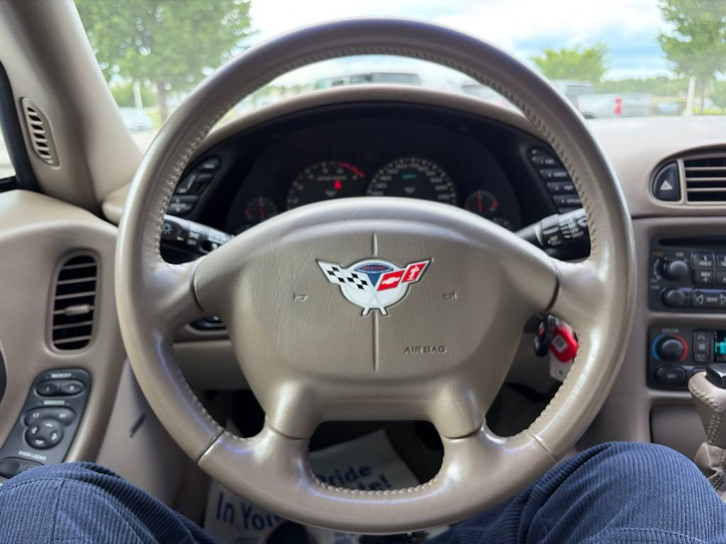 Used 2004 Chevrolet Corvette Convertible w/ Preferred Equipment Group RWD image 15