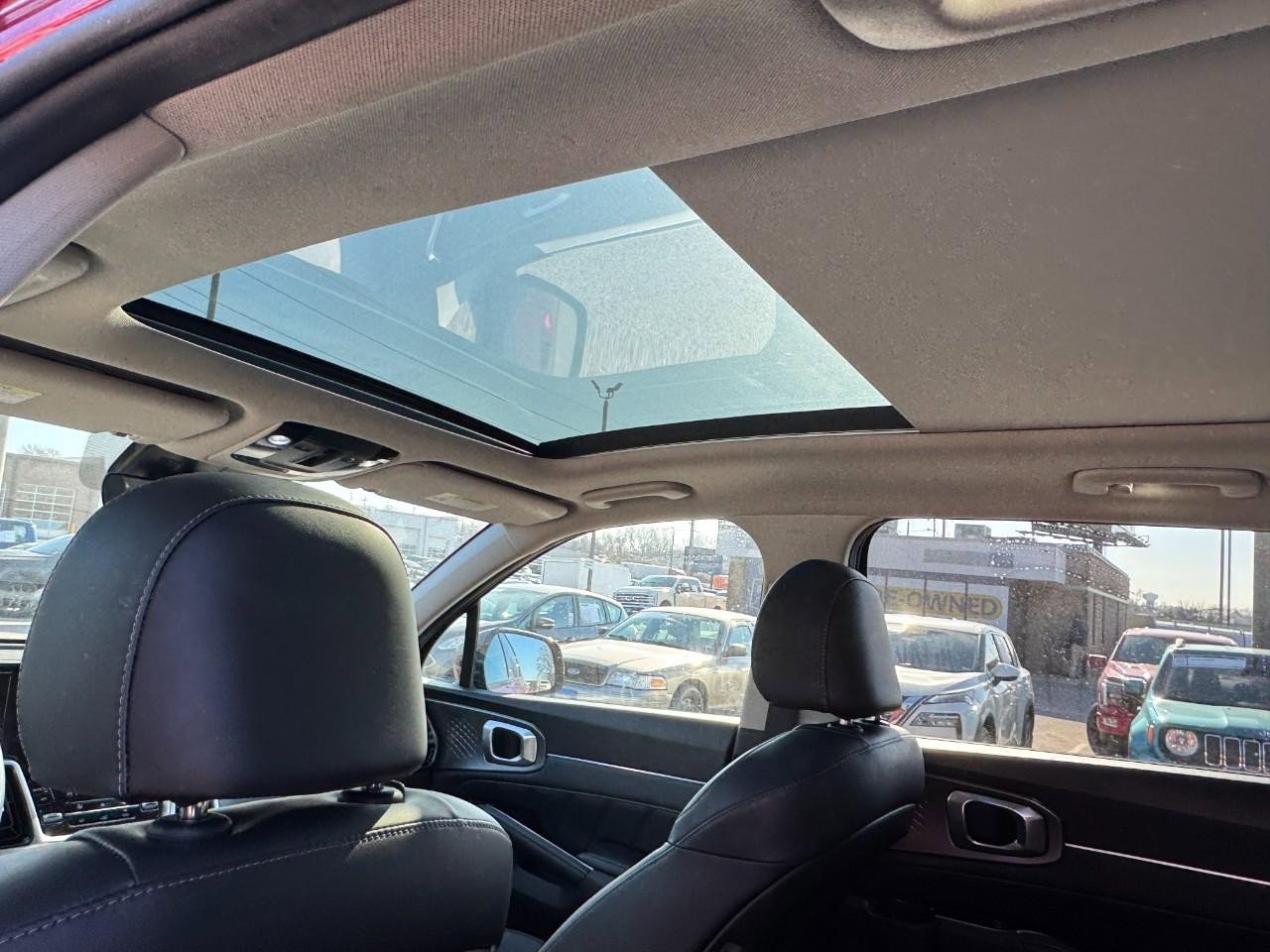 Used 2021 Kia Sorento SX image 11