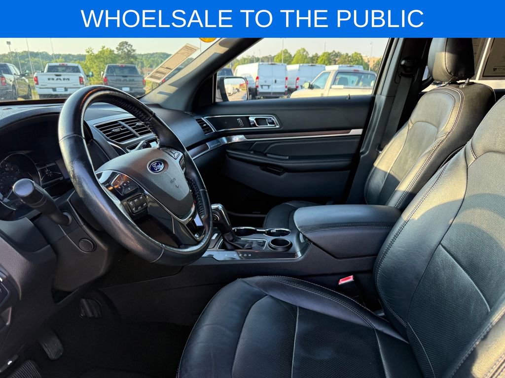 Used 2019 Ford Explorer Limited w/ Class III Trailer Tow Package FWD image 18