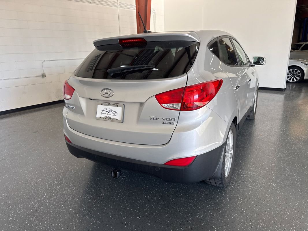Used 2012 Hyundai Tucson Limited w/ Premium Pkg FWD image 4