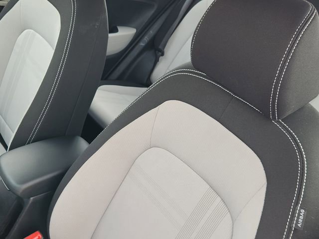Used 2025 Hyundai Venue SEL FWD image 23