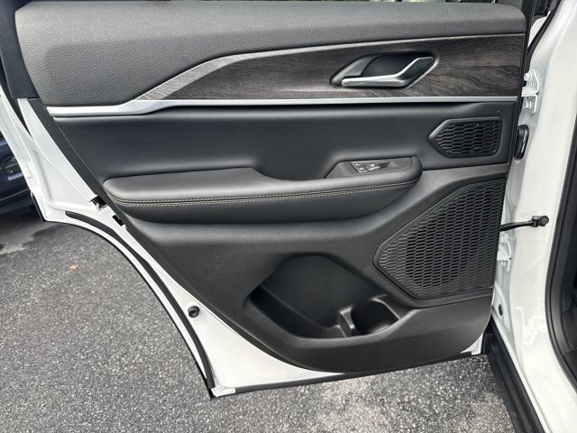 New 2026 Jeep Grand Cherokee Limited AWD/4WD image 22