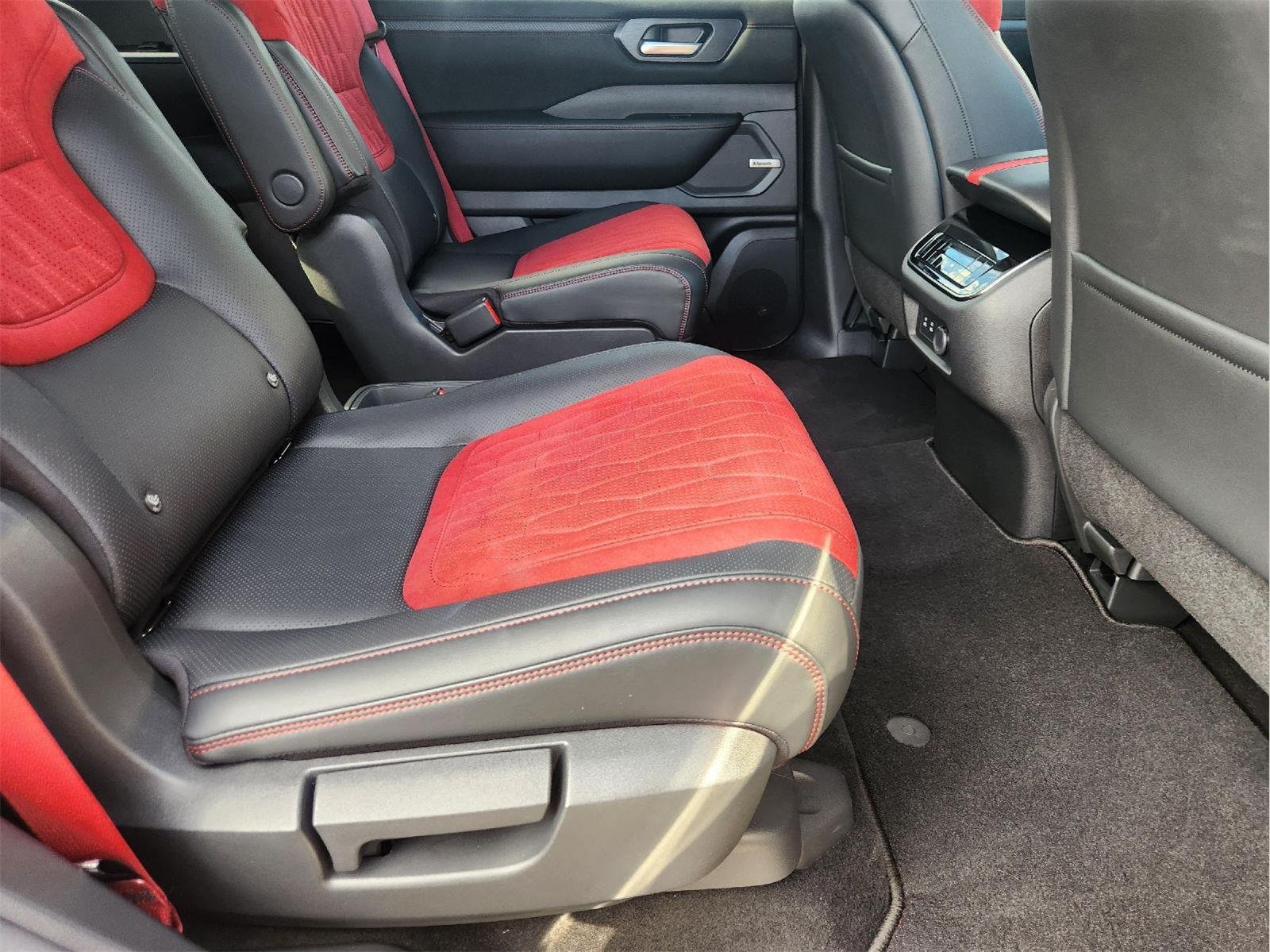 Used 2026 Nissan Armada NISMO AWD/4WD image 32