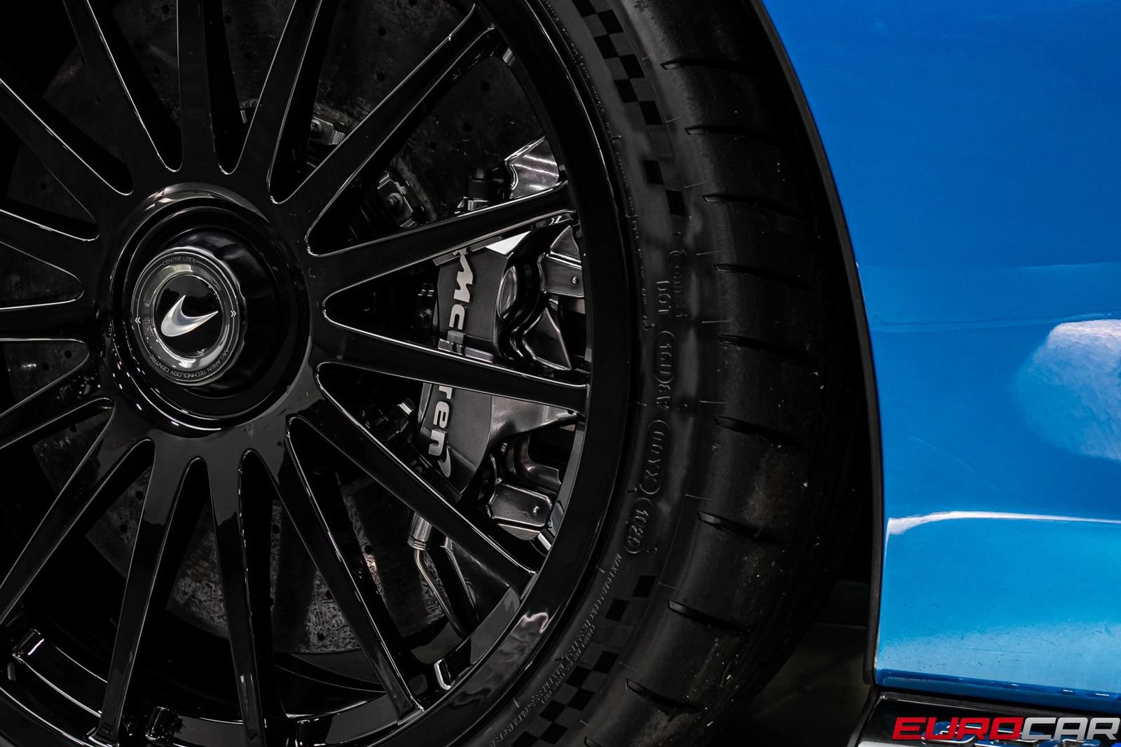 Used 2020 McLaren 620R RWD image 32