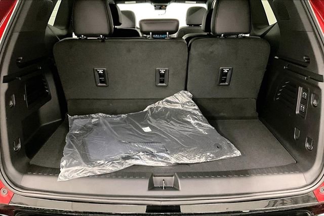 Used 2025 GMC Acadia Denali w/ Super Cruise Package image 44