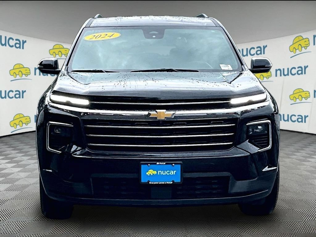 Used 2024 Chevrolet Traverse LT AWD/4WD image 2