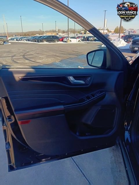 Used 2025 Ford Escape ST-Line AWD/4WD image 9