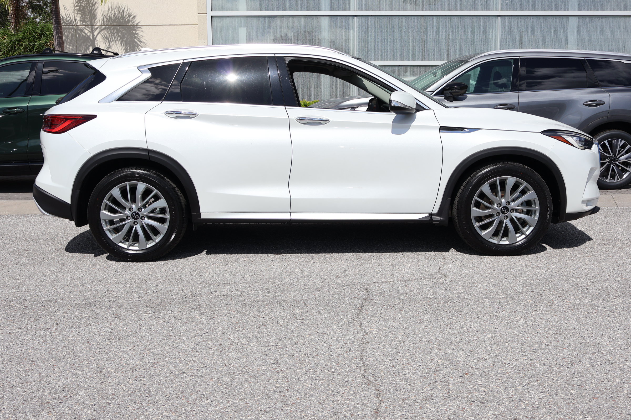 Certified 2023 INFINITI QX50 Luxe FWD image 11