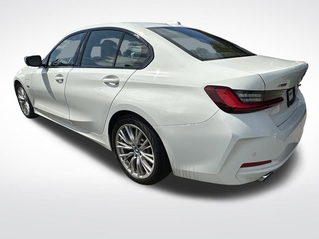 Used 2023 BMW 330e xDrive w/ Driving Assistance Package image 5