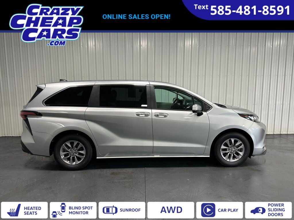 Used 2022 Toyota Sienna XLE image 1