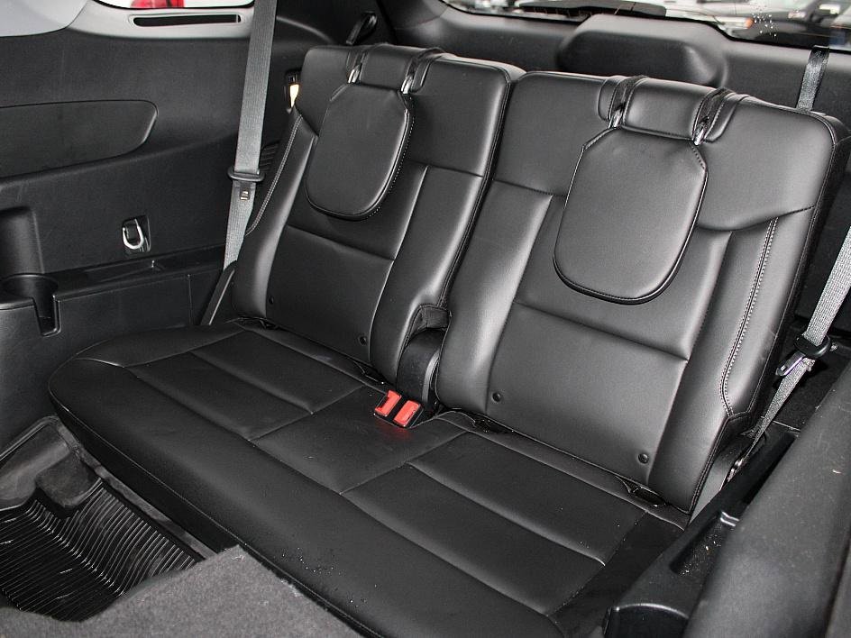 Used 2023 Ford Explorer XLT w/ Equipment Group 202A image 28