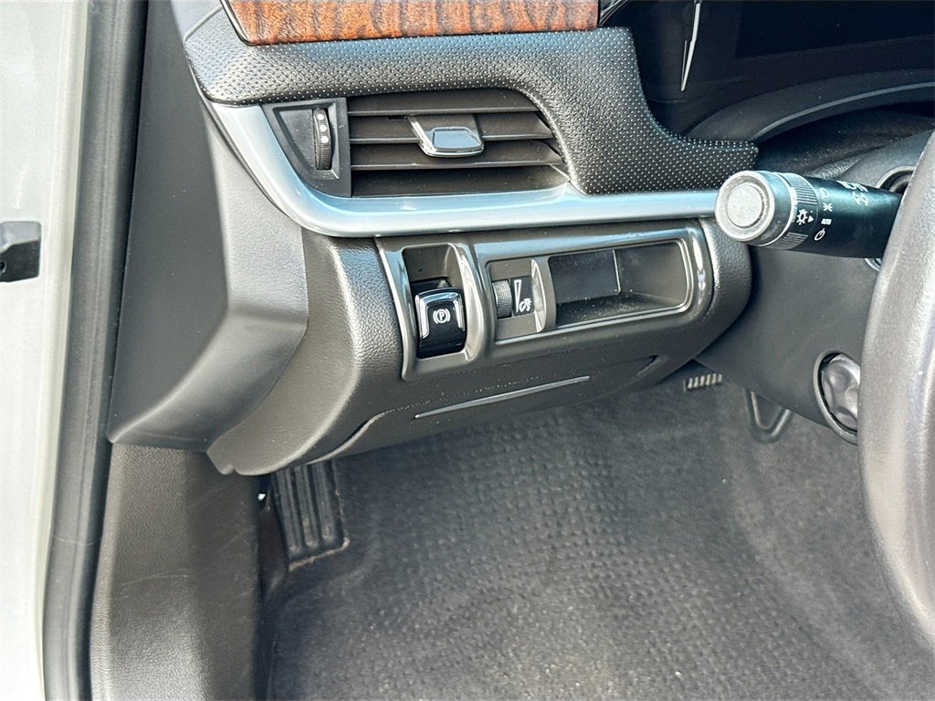 Used 2019 Cadillac XTS Luxury image 11