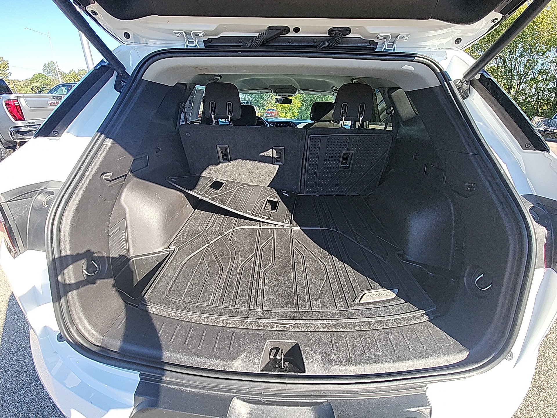 Used 2020 Chevrolet Blazer LT image 32