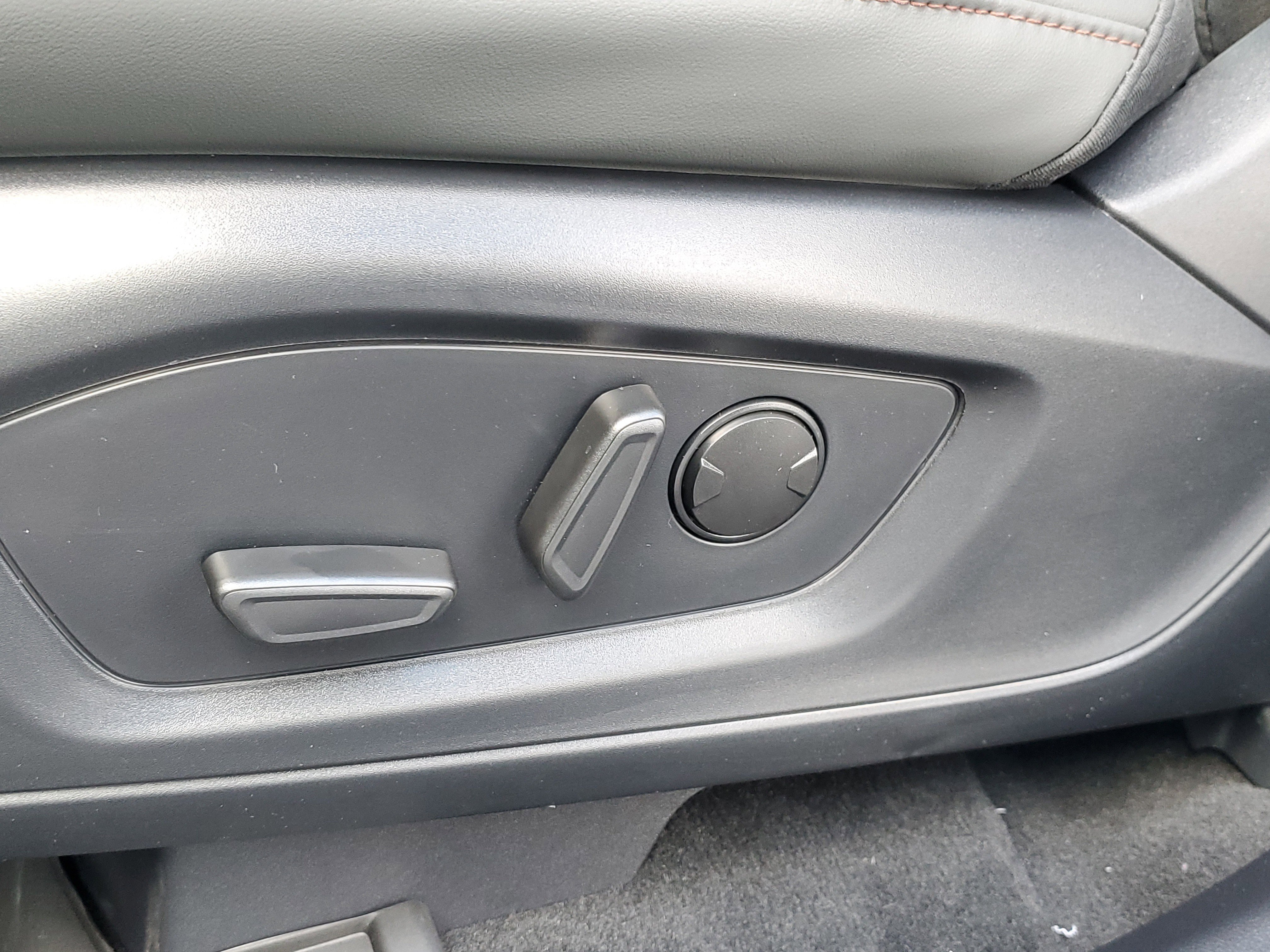 New 2025 Ford Explorer Active w/ Active Comfort Package image 20