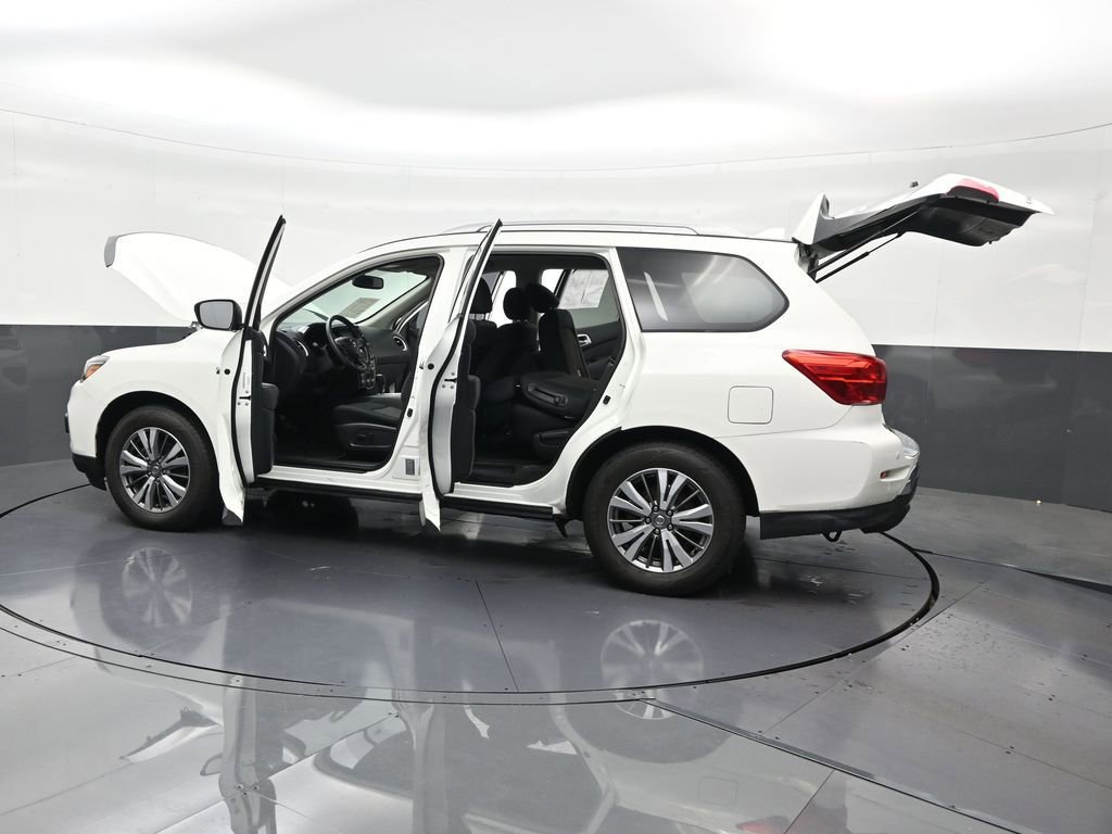 Used 2020 Nissan Pathfinder SV image 34