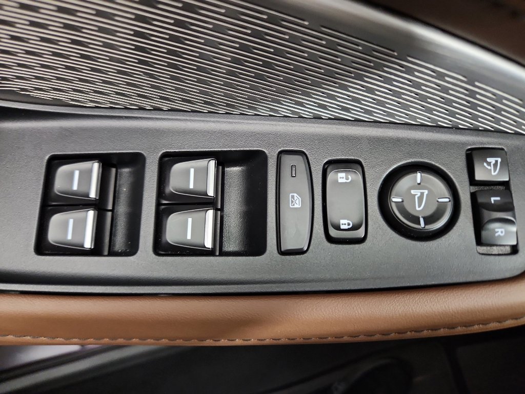 Certified 2024 Acura MDX SH-AWD w/ Advance Package image 10