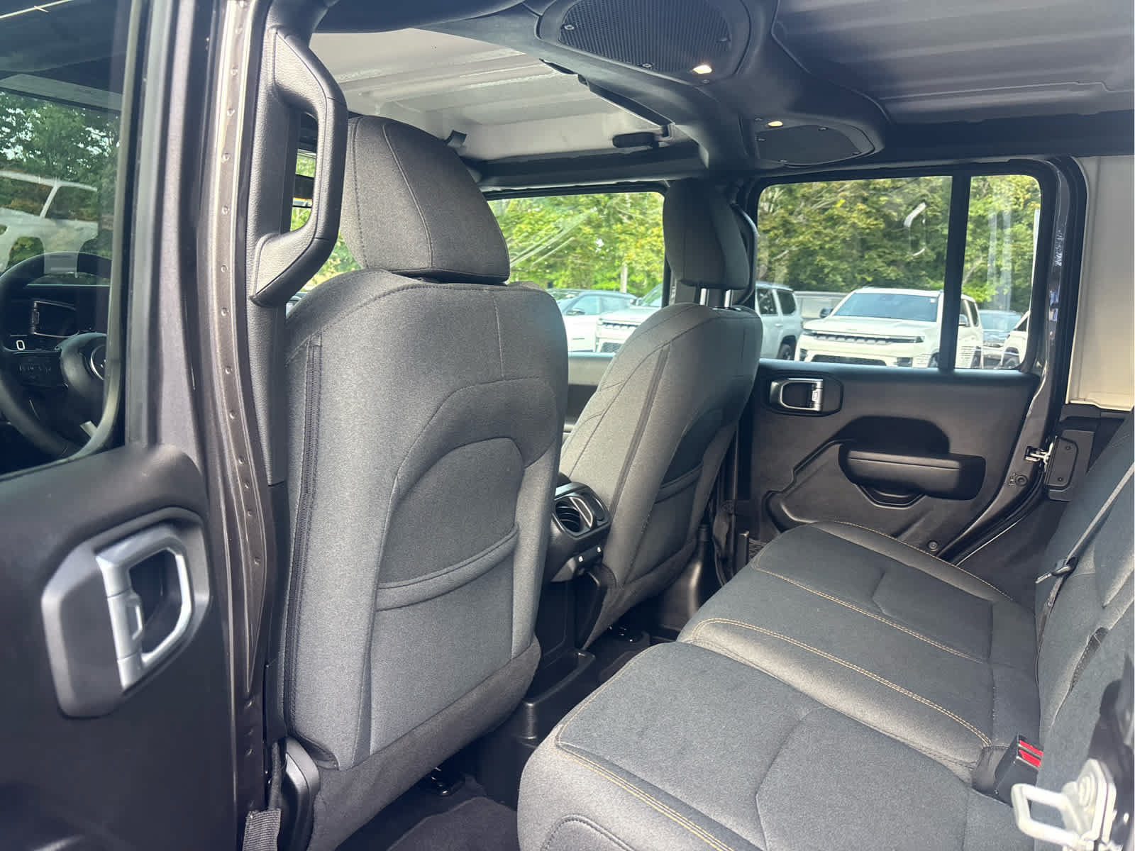 Used 2024 Jeep Wrangler Unlimited w/ Convenience Group AWD/4WD image 12