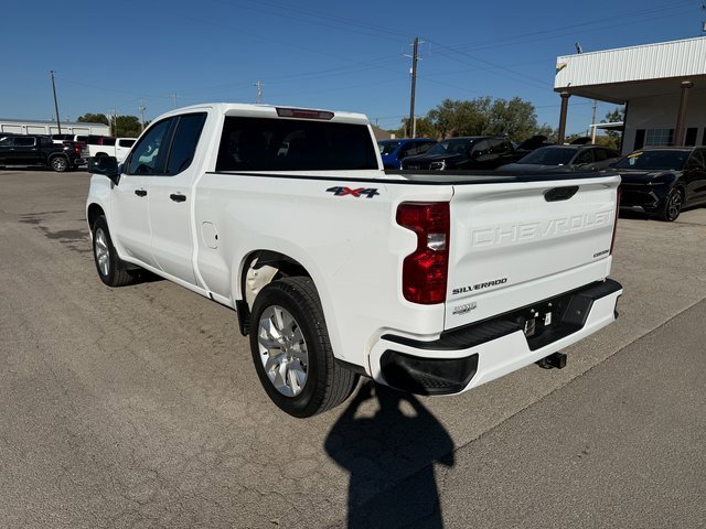 Used 2023 Chevrolet Silverado 1500 Custom image 4