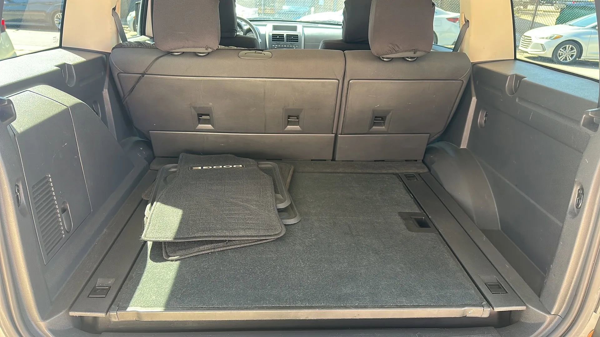 Used 2008 Dodge Nitro SXT image 12