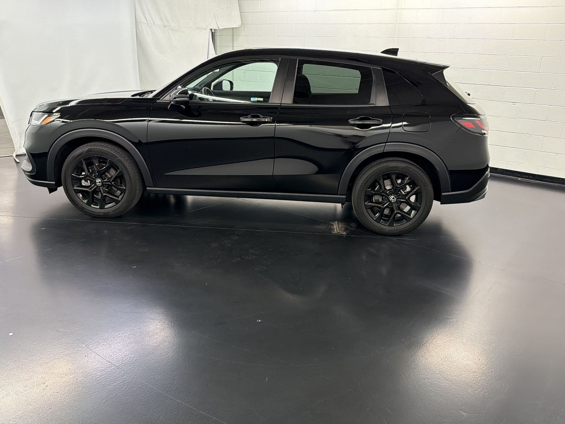 Certified 2024 Honda HR-V Sport image 2