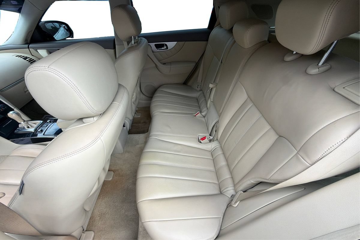 Used 2017 INFINITI QX70 2WD image 10
