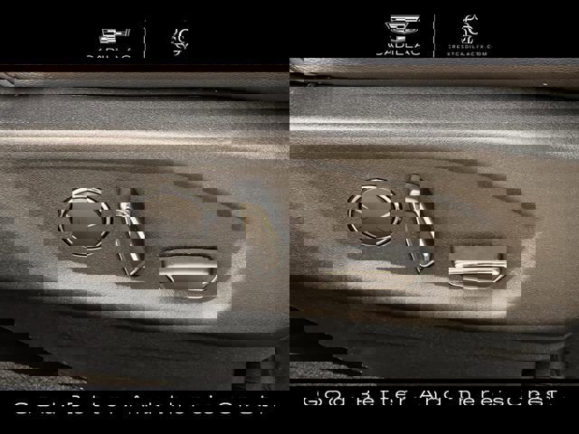 Used 2018 Ford Explorer XLT w/ Equipment Group 202A image 24