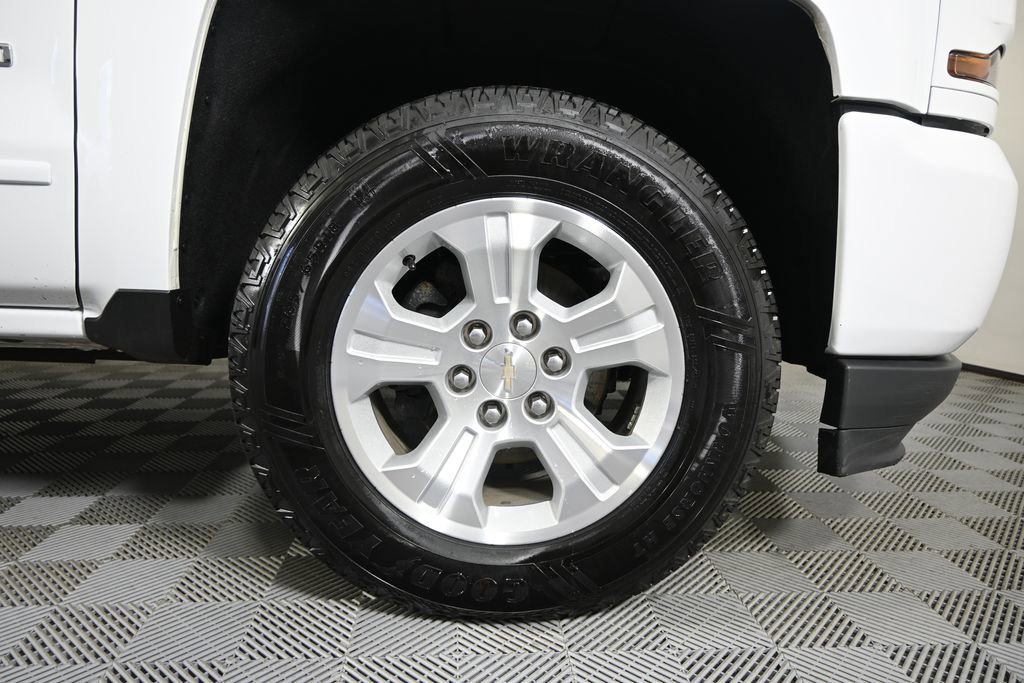 Used 2019 Chevrolet Silverado 1500 LT w/ All Star Edition AWD/4WD image 12