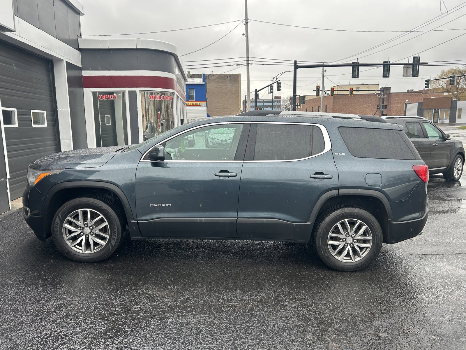 Used 2019 GMC Acadia SLE image 5