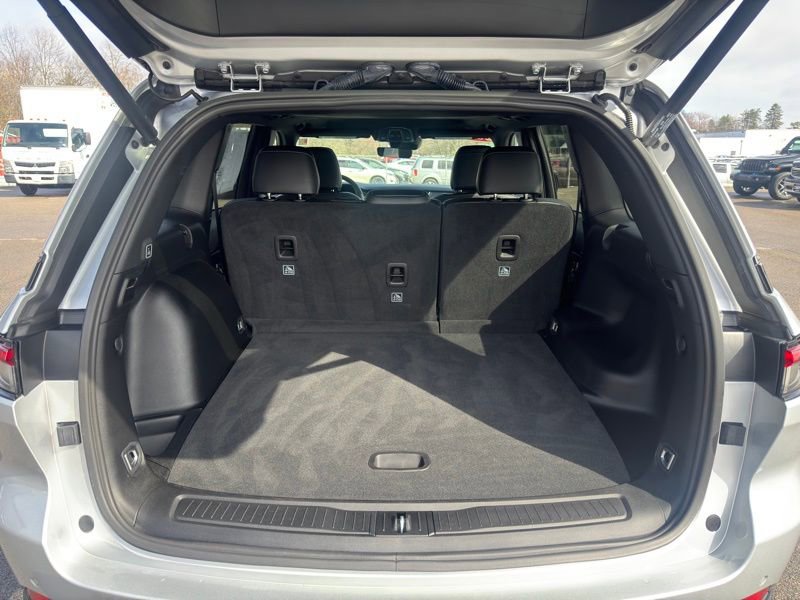 Used 2025 Jeep Grand Cherokee Altitude image 36