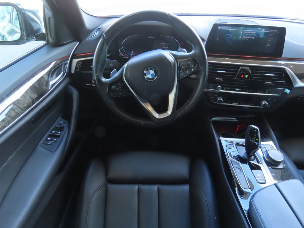 Used 2020 BMW 530e w/ Convenience Package RWD image 5