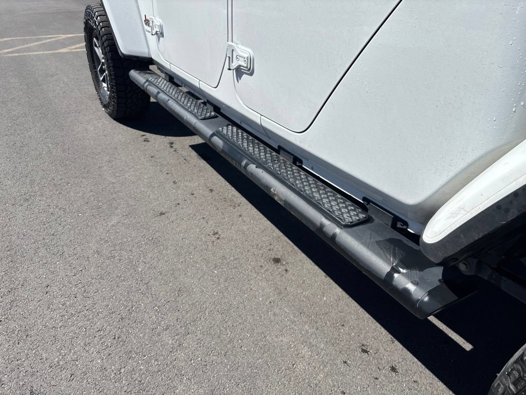 Used 2025 Jeep Gladiator Mojave AWD/4WD image 5