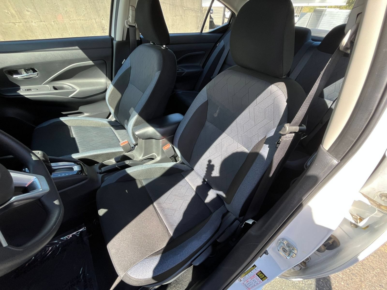 Used 2025 Nissan Versa SV FWD image 31