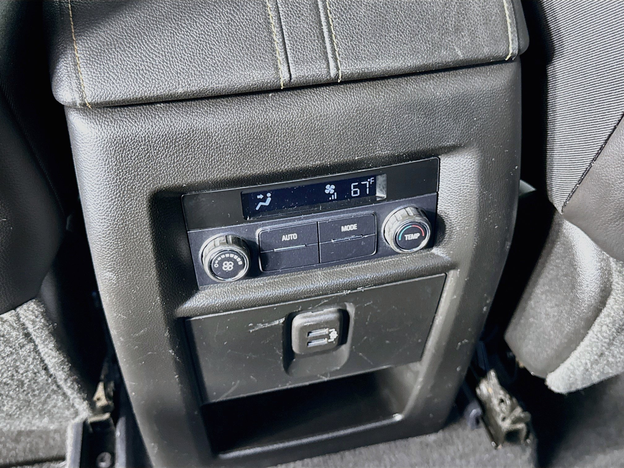 Used 2020 Chevrolet Traverse LT FWD image 25
