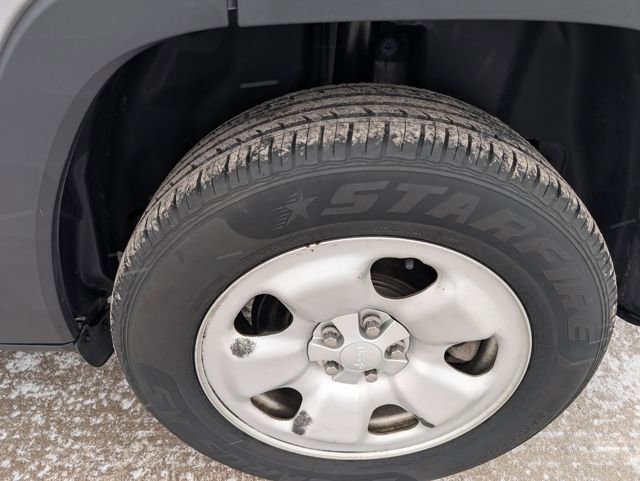 Used 2017 Jeep Cherokee Sport w/ Safety Group image 9