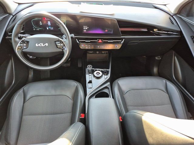 Used 2023 Kia Niro EX image 18