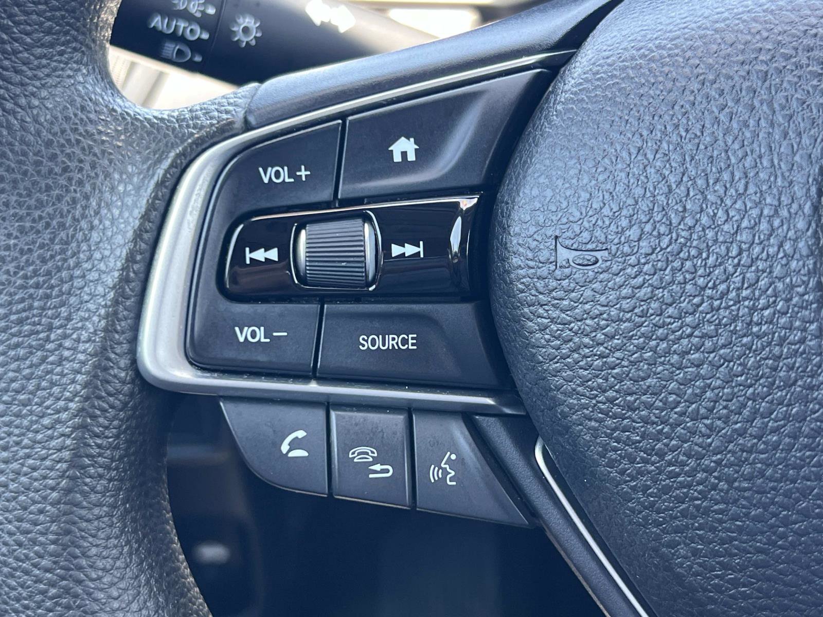 Certified 2018 Honda Accord LX image 9