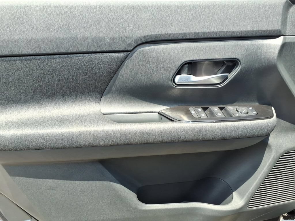 New 2026 Nissan Kicks SV w/ Cold Weather Package FWD image 13