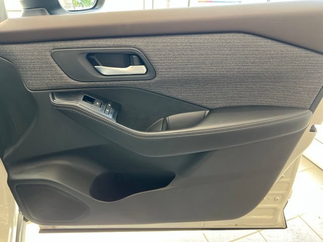 Used 2022 Nissan Rogue SV AWD/4WD image 23