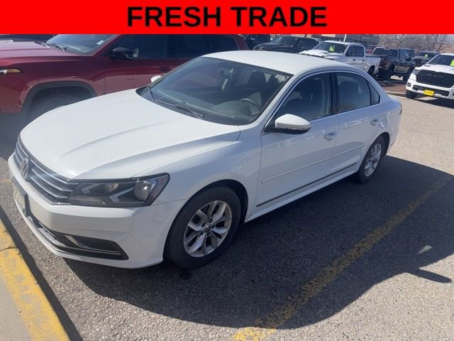 Used 2017 Volkswagen Passat 1.8T S image 5