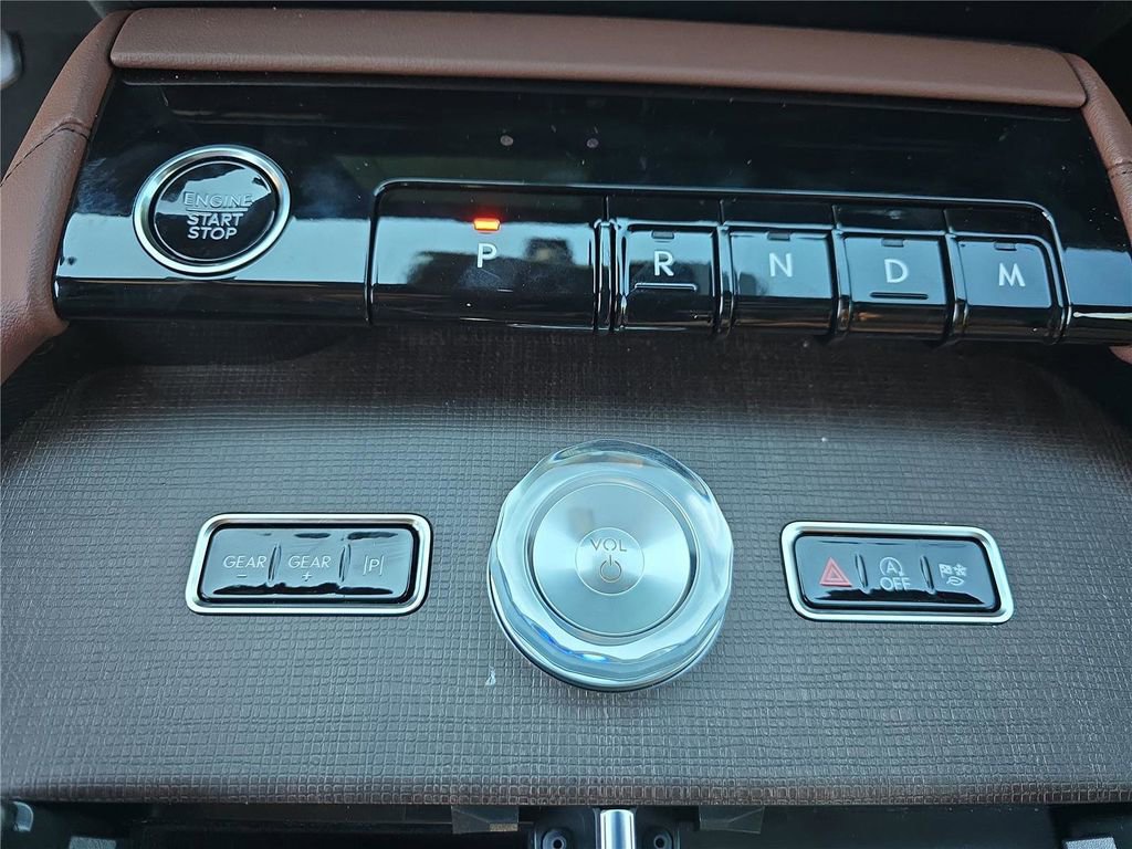 New 2026 Lincoln Navigator Reserve image 19