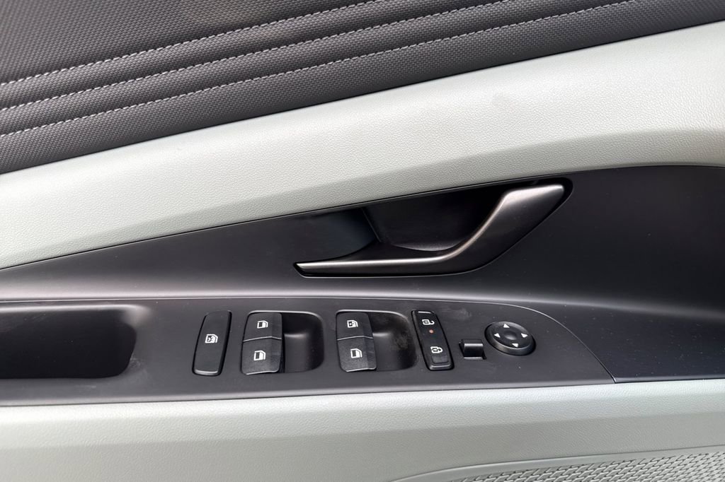 New 2026 Hyundai Elantra Limited image 8