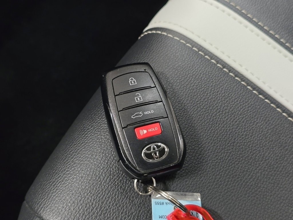 Certified 2025 Toyota Camry SE image 33