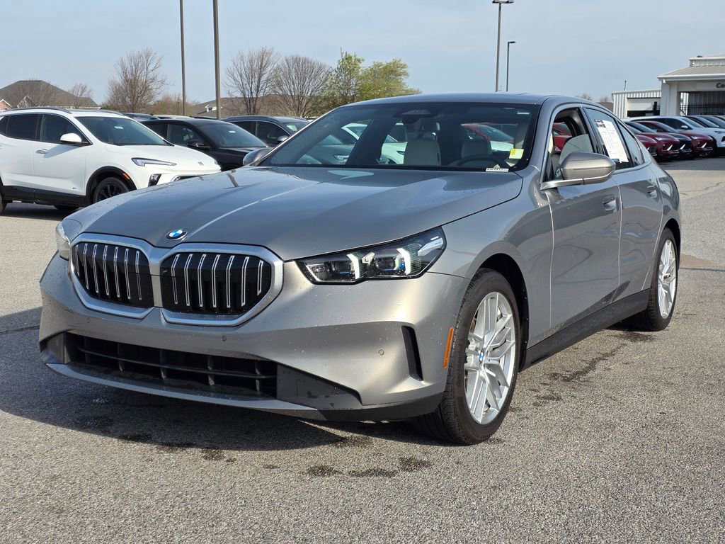 Used 2024 BMW 530i image 3