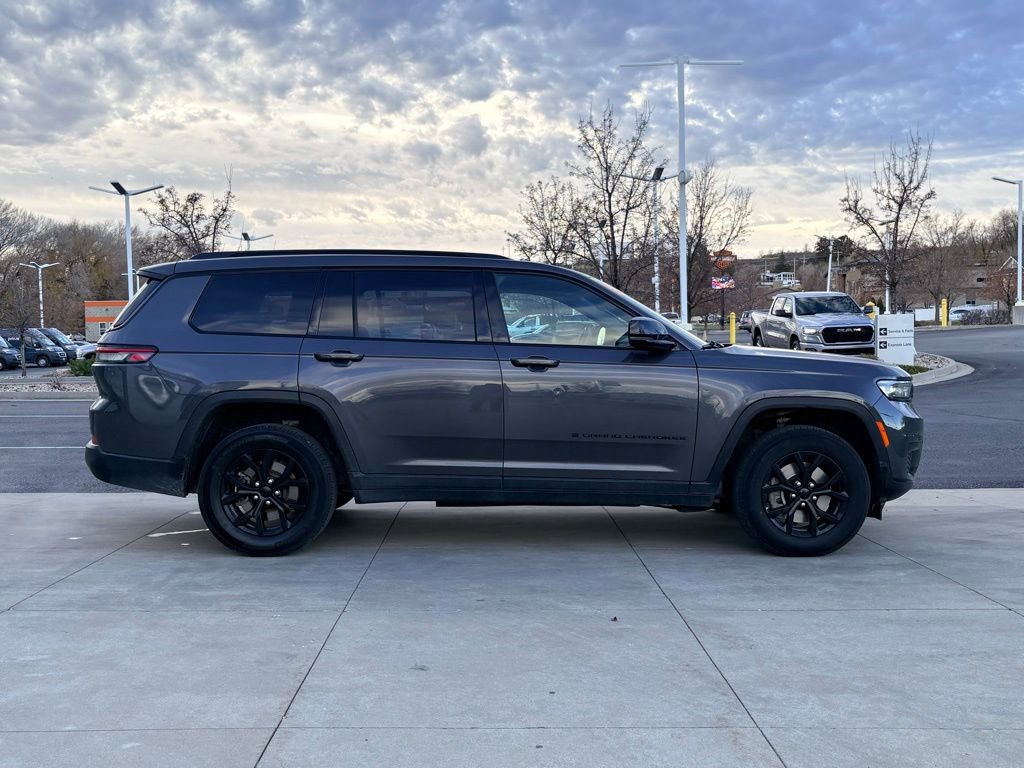 Used 2024 Jeep Grand Cherokee L Laredo image 5